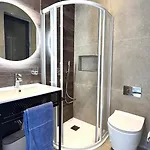 Apartament Stylish Entire - 2min From The Seafront *
