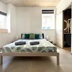 Stylish Entire - 2min From The Seafront Apartament Gzira