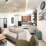Apartament Stylish Entire - 2min From The Seafront
