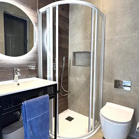 Apartment Stylish Entire - 2min From The Seafront *