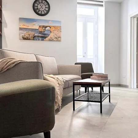 Stylish Entire - 2min From The Seafront *