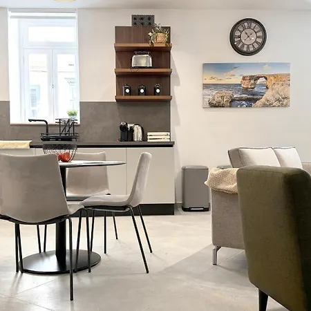 Stylish Entire - 2min From The Seafront Lejlighed *