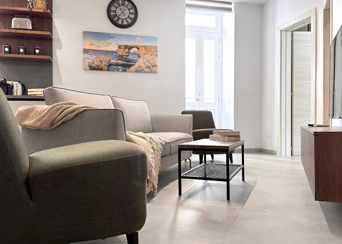 Stylish Entire - 2min From The Seafront *