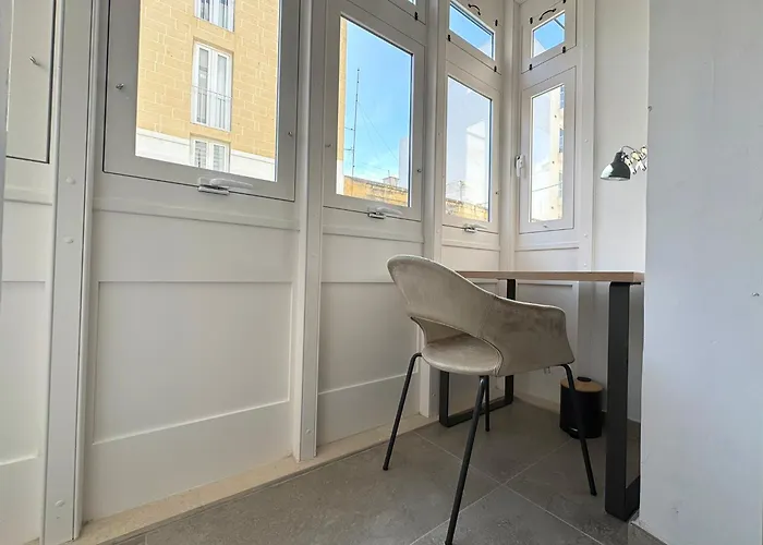 Stylish Entire - 2min From The Seafront Lägenhet Gzira