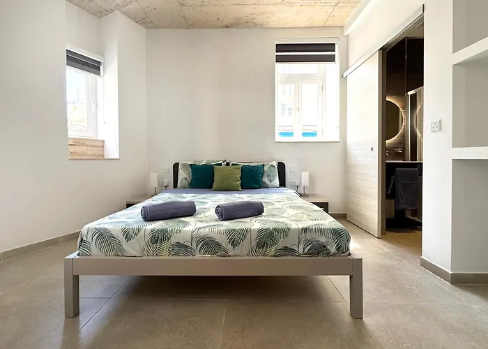 Stylish Entire - 2min From The Seafront Apartamento Gzira